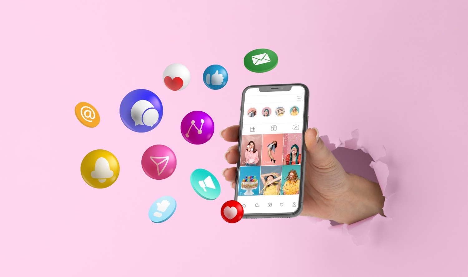 Social Media Marketing: What It Is and 7 Effective Strategies